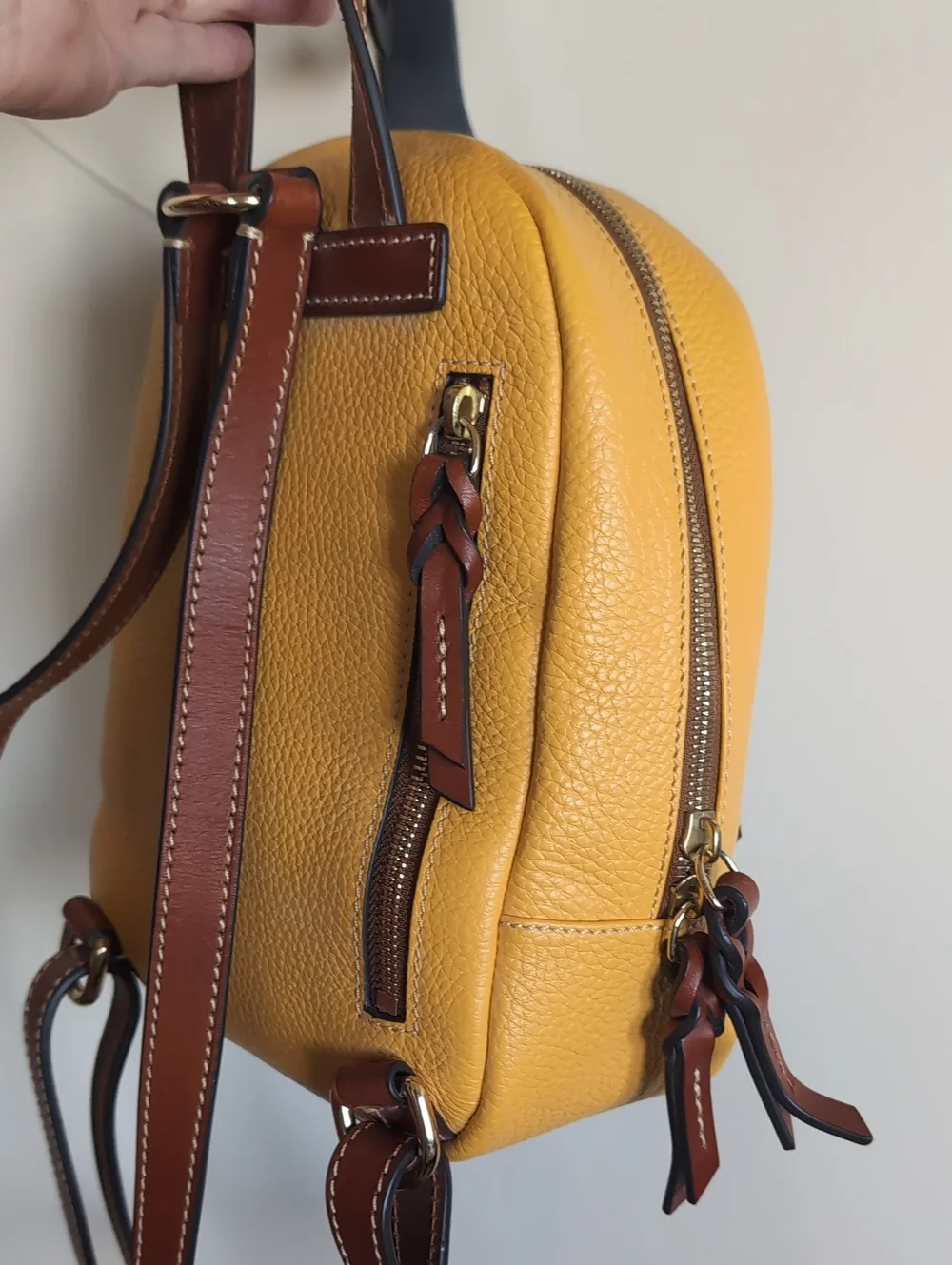 Dooney & Bourke peter free pick